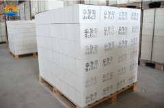 What are the cross-section requirements of clay refractory bricks?