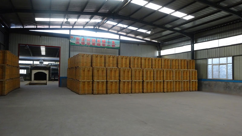 Clay refractory ramming material